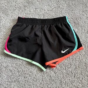 Nike- Little girls shorts 4 (XS)